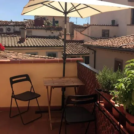 Daire Medici Chapels Terrace - View